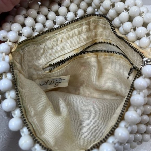 VTG White Beaded Fold Over Retro Shoulder Handbag Made in Japan 9"x6" - Picture 8 of 14
